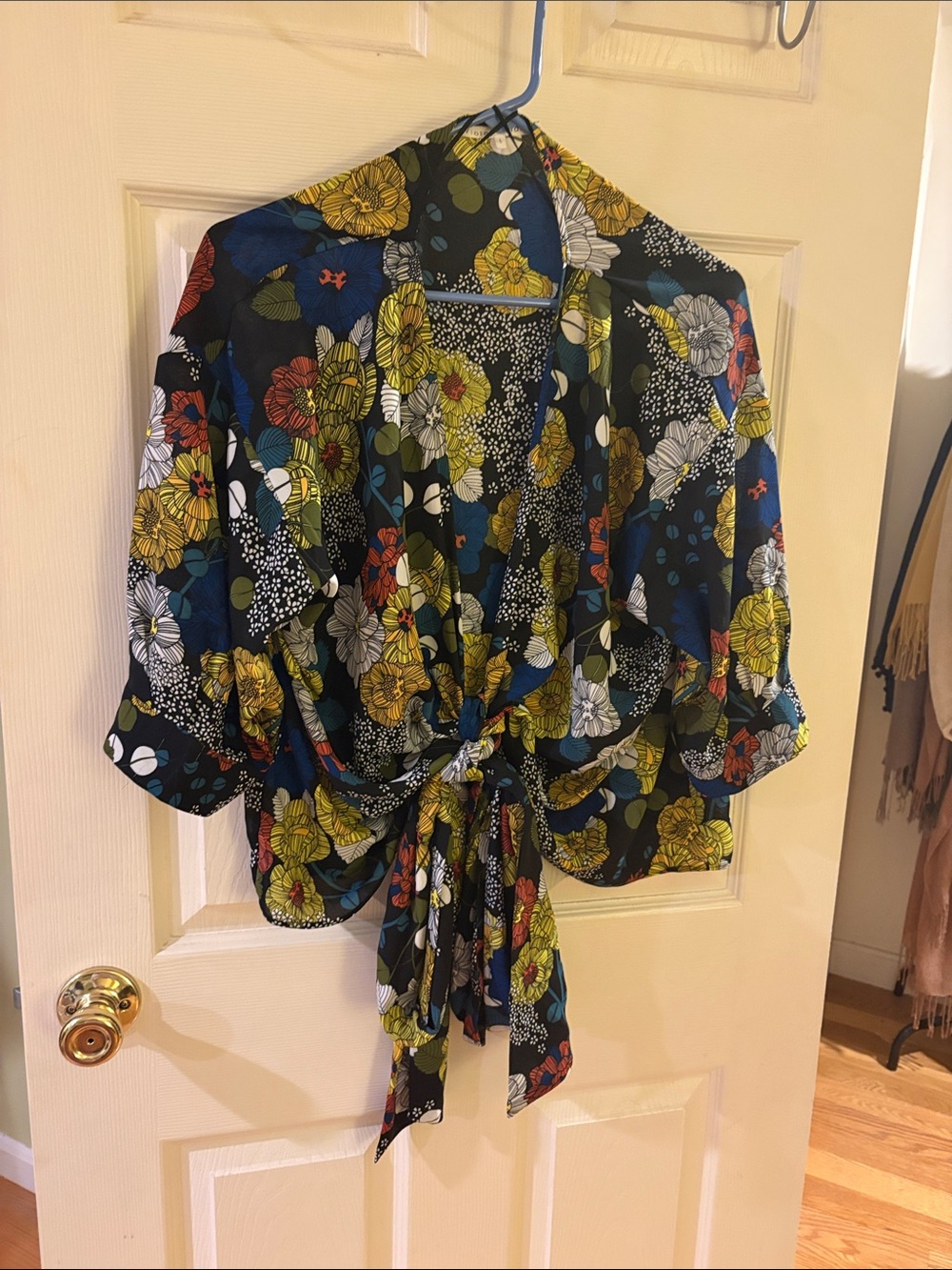 Violet & Claire Multicolor Floral Tie-Front Blouse - Black, Yellow & Blue